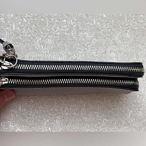 Coach Wristlet Wallet, dual zippers, Excellent Condition, Color - Gray - Picture 6 of 13